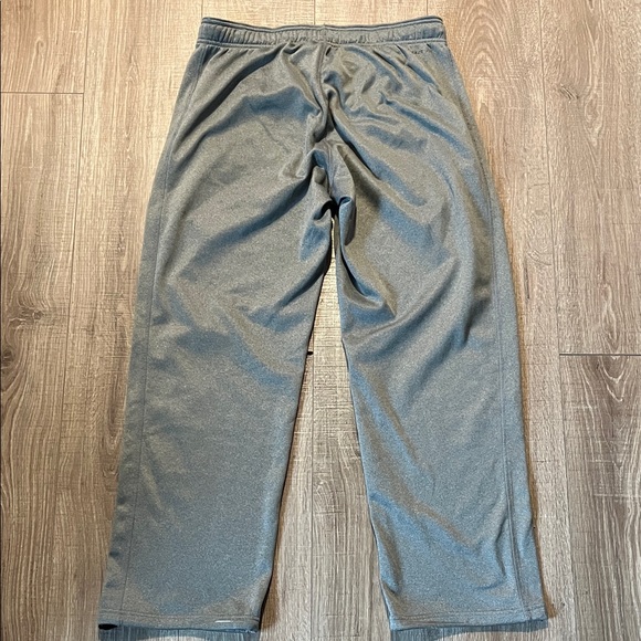 Men’s Nike Heather Gray Therma Fit Athletic Pants Size M - Picture 6 of 6
